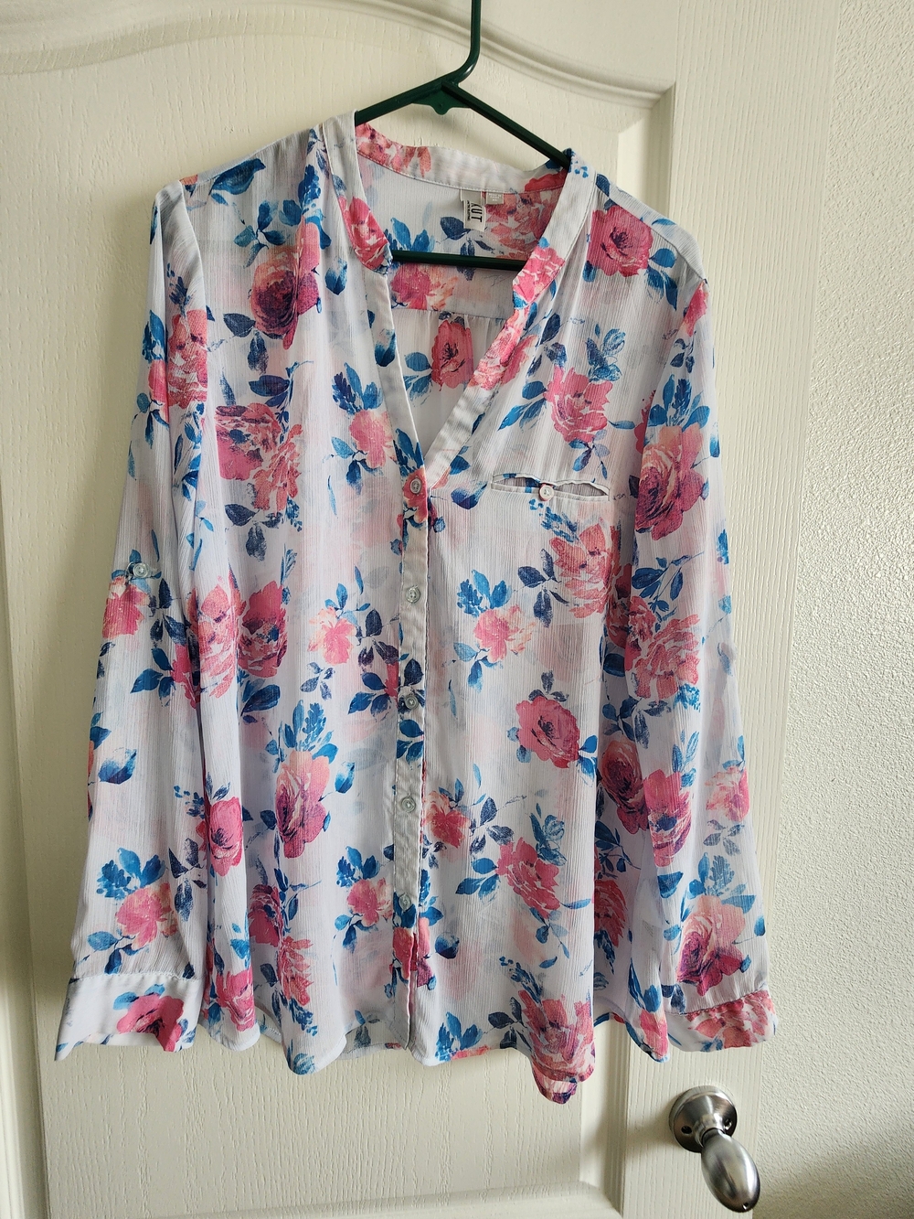 Kut from the Kloth White Button-Front Floral Shirt with Pink & Blue Print